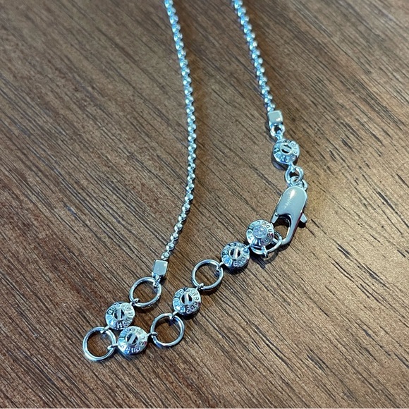 RARE! Henri Bendel silver star necklace! Never worn! - Picture 3 of 5